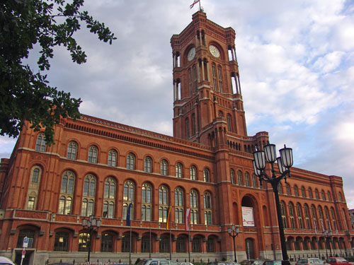 BERLÍN08 (008) Rotes Rathaus Ajuntament roig